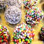 Ricetta di Carnevale: palline colorate di cioccolato