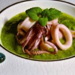 Crema di piselli con calamari