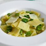 Maltagliati con fave, pancetta e pomodorini secchi