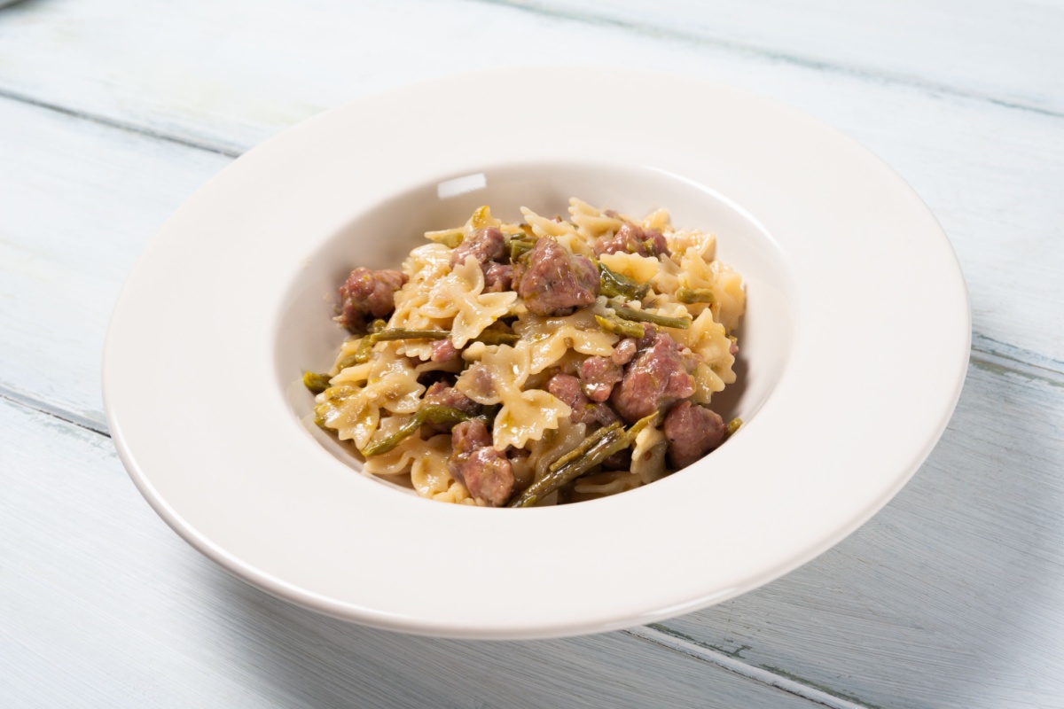 Farfalle salsiccia e radicchio