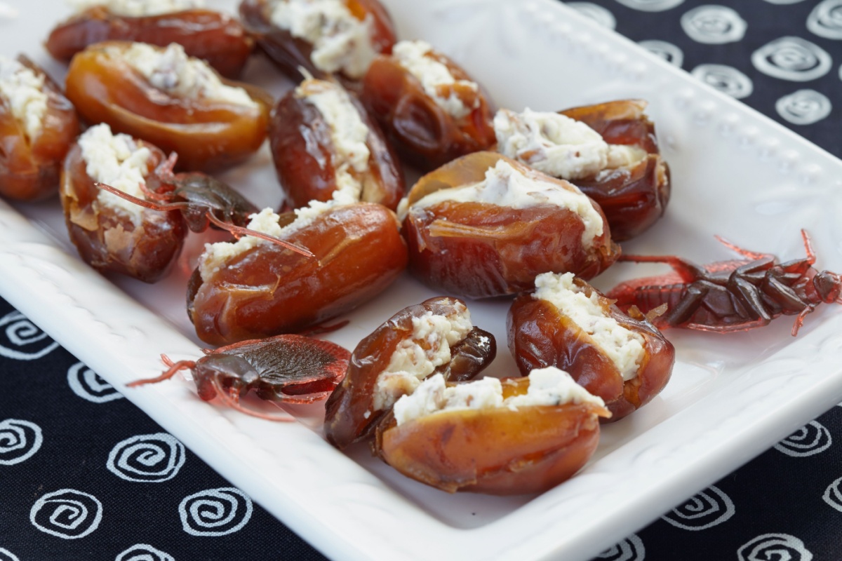 Scarafaggi o datteri? Una originale ricetta per Halloween!