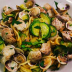 Spaghetti con vongole e zucchine