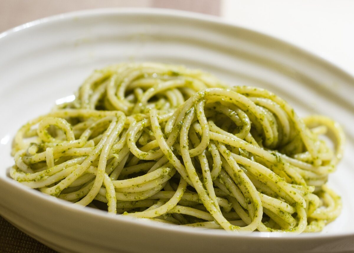 Spaghetti con pesto alla menta