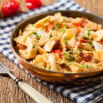 Pasta con pollo e zucchine