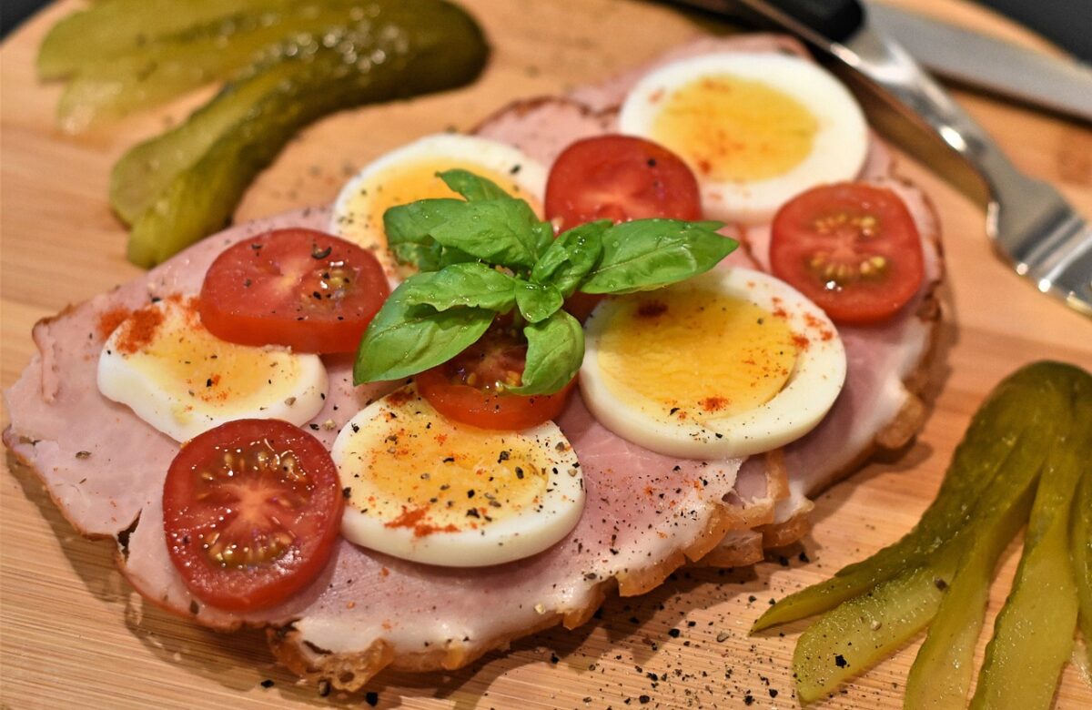 Panino al Prosciutto con Salsa Spalmabile