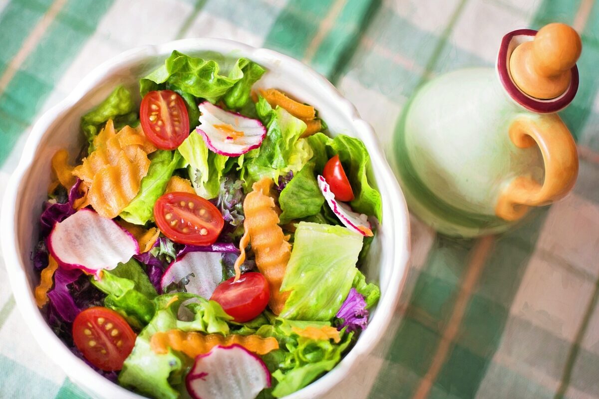 Insalata Verde con Verdure Assortite (inclusi Pomodori e / o Carote)