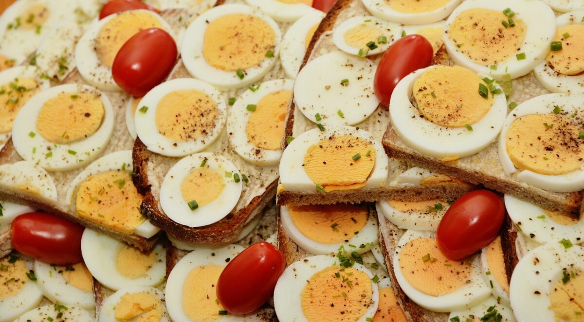 Panino con Uova e Insalata
