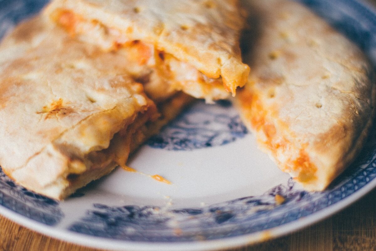Calzone con Carne e Formaggio