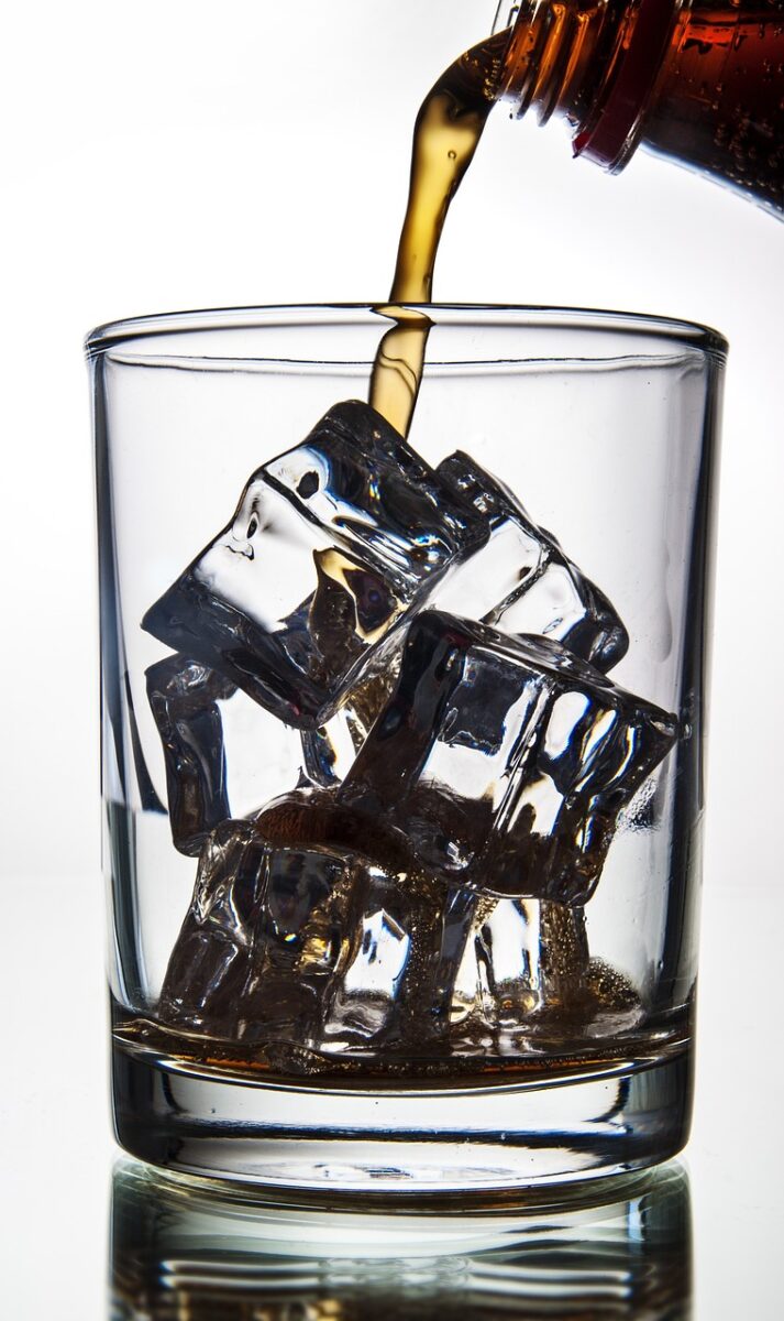 Coca Cola o Pepper Soda (con Caffeina, con Aspartame)