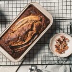 Banana bread con frutti di bosco