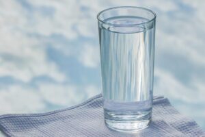cup, water, napkin, nature, sky reflection, glass tumbler, air, swing