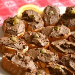 Crostini neri toscani: la ricetta originale e i segreti del piatto