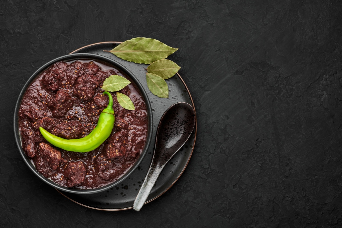 Dinuguan filippino: ricetta dello stufato di sangue di maiale Dinuguan filippino: ricetta dello stufato di sangue di maiale