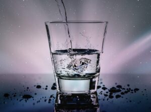 water, glass, liquid, wet, refreshment, diamond, splash, water glass, drop of water, fresh, light effect, blow, gems, luxury, wealth, ice cubes, diamond shape, drink, nature, drinking glass, sparkling water