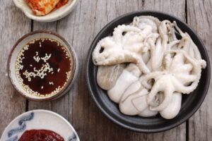 Sannakji: il polpo vivo coreano che si muove nel piatto